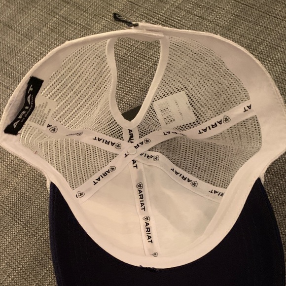 Ariat Women’s USA Stars and Stripes NWT Patriotic “Ponyflo” Cap - Picture 5 of 10